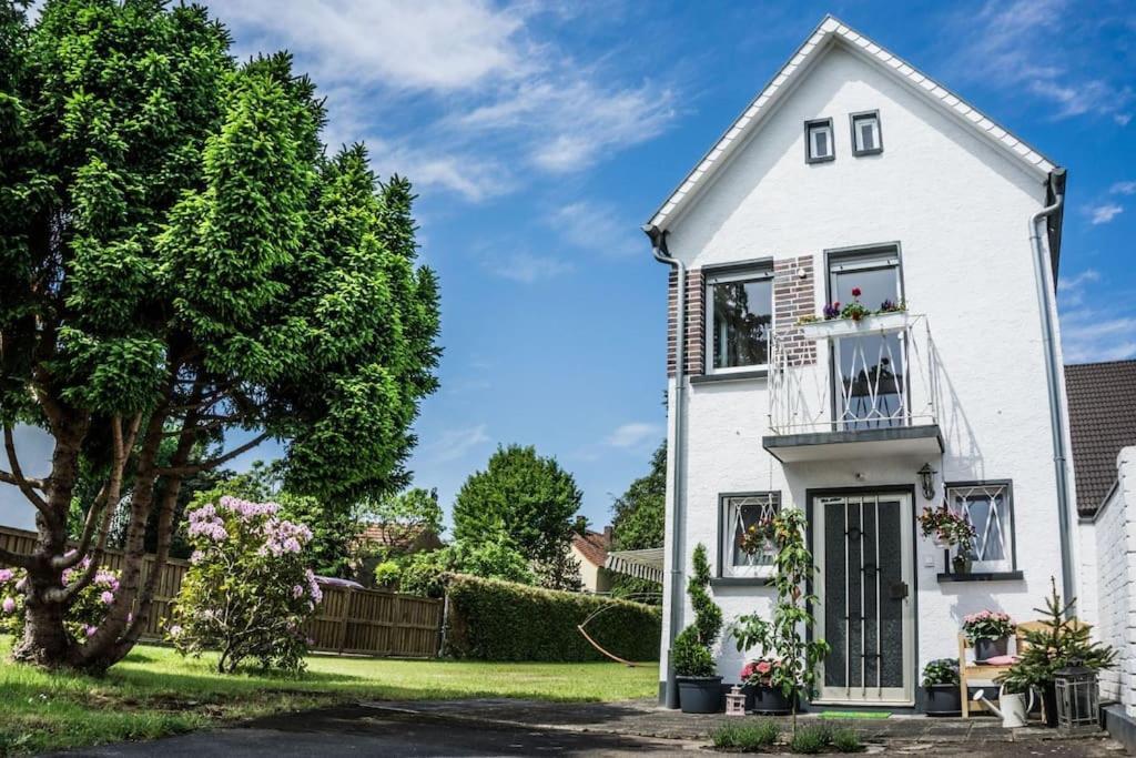 Schoenes Haus Mit Grossem Garten Seligenstadt Luaran gambar