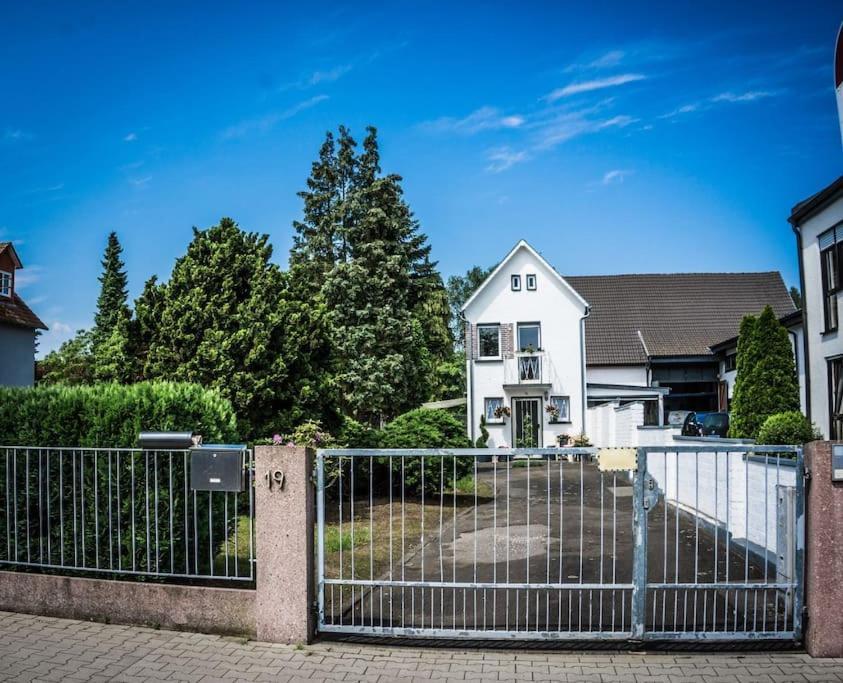 Schoenes Haus Mit Grossem Garten Seligenstadt Luaran gambar